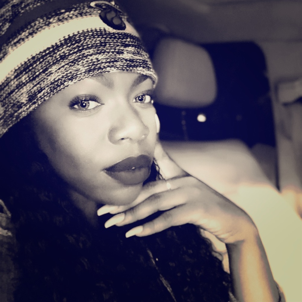 Meet your Posher, Tia